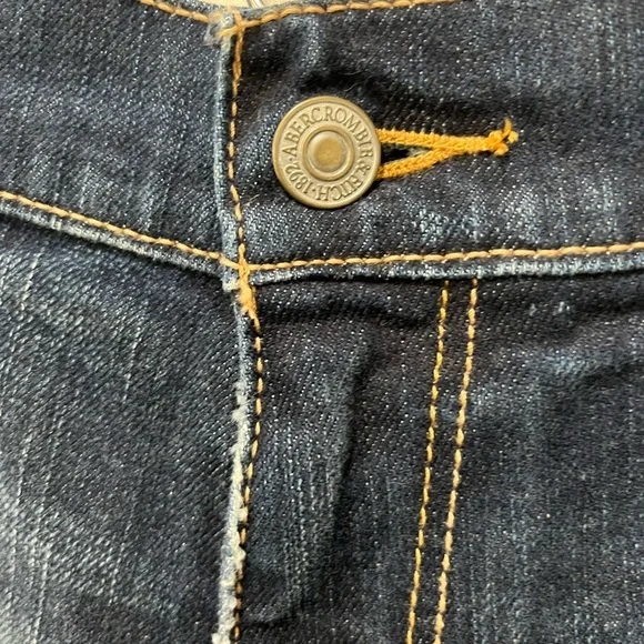 ABERCROMBIE & FITCH DARK BLUE WASH LOW RISE CUFFED DENIM SHORTS SIZE 28 - Picture 3 of 16